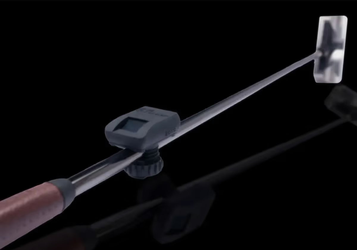 Capto EZ device fitted to a putter.